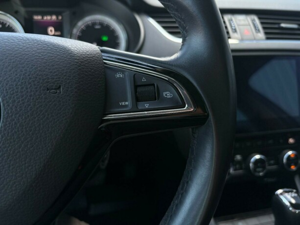 skoda-octavia-bensin-2020-big-16