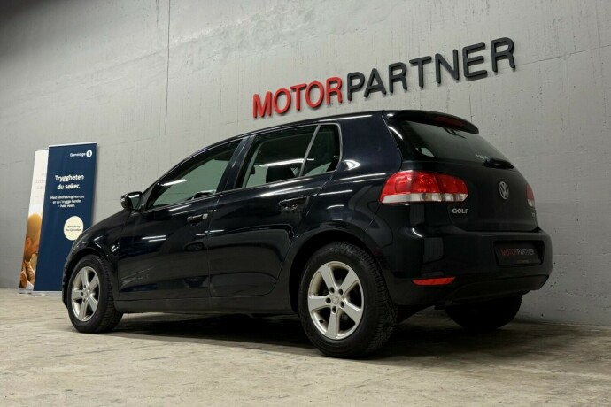 volkswagen-golf-diesel-2010-big-3