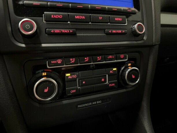 volkswagen-golf-diesel-2010-big-14