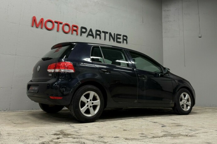 volkswagen-golf-diesel-2010-big-6