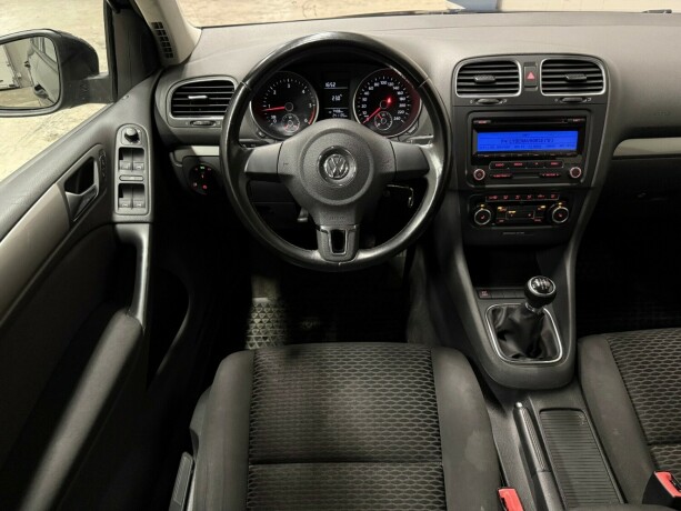 volkswagen-golf-diesel-2010-big-10