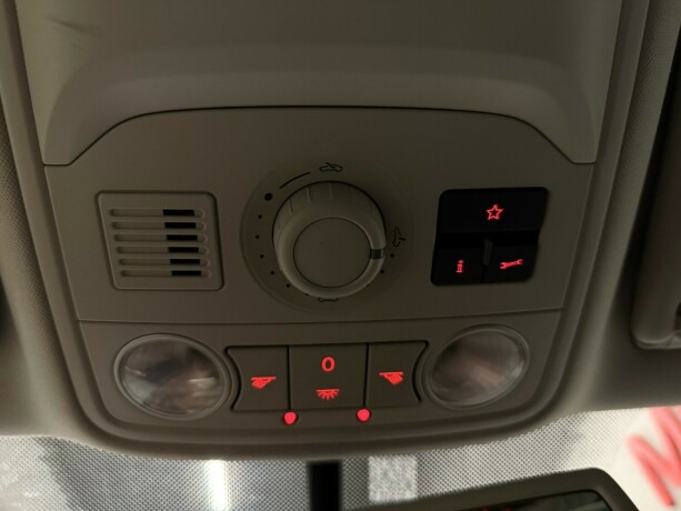 volkswagen-golf-diesel-2010-big-26
