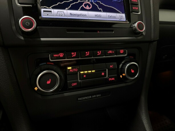 volkswagen-golf-diesel-2010-big-20