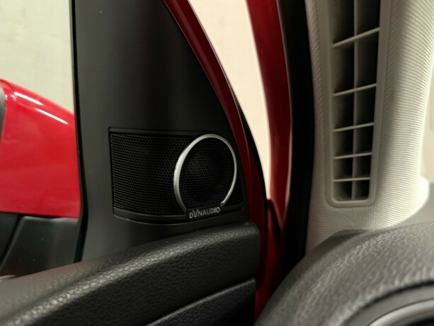 volkswagen-golf-diesel-2010-big-23