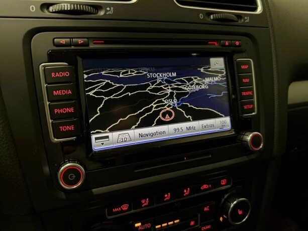 volkswagen-golf-diesel-2010-big-16