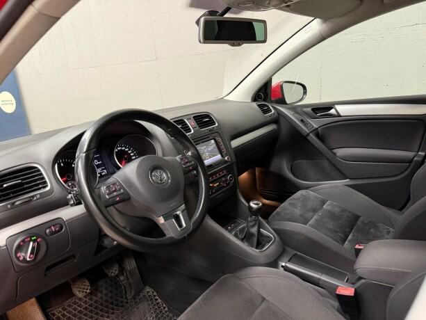 volkswagen-golf-diesel-2010-big-12