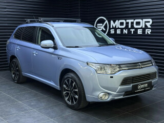 Mitsubishi | Outlander | Elektrisitet+bensin | 2014