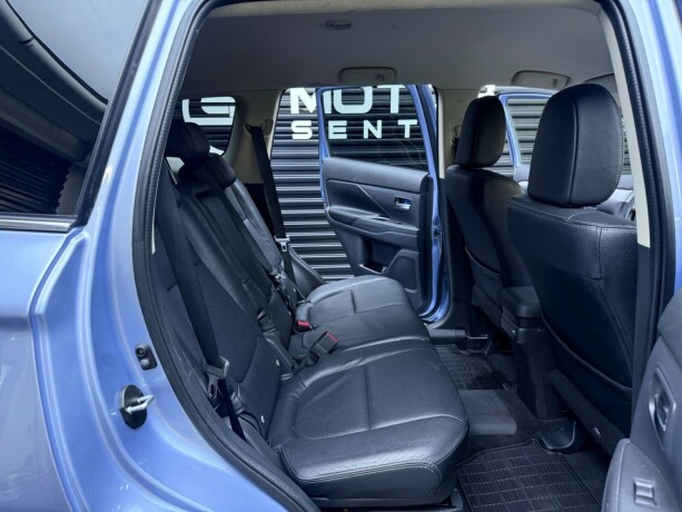 mitsubishi-outlander-elektrisitetbensin-2014-big-28
