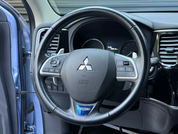mitsubishi-outlander-elektrisitetbensin-2014-big-12