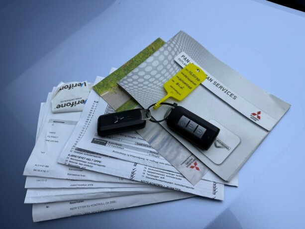 mitsubishi-outlander-elektrisitetbensin-2014-big-32