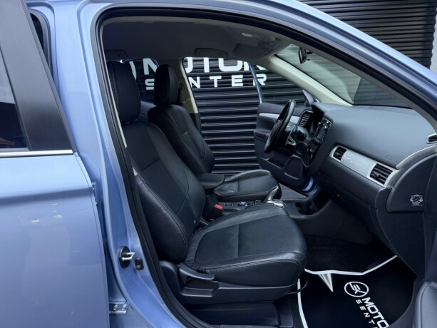 mitsubishi-outlander-elektrisitetbensin-2014-big-26
