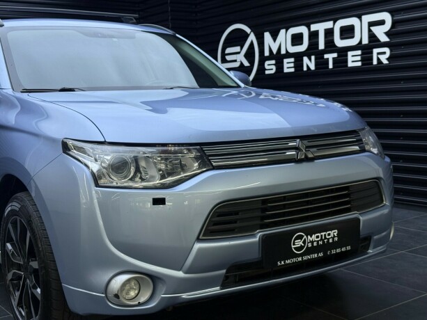 mitsubishi-outlander-elektrisitetbensin-2014-big-3