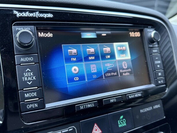 mitsubishi-outlander-elektrisitetbensin-2014-big-19