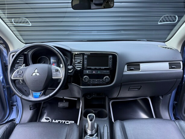 mitsubishi-outlander-elektrisitetbensin-2014-big-9