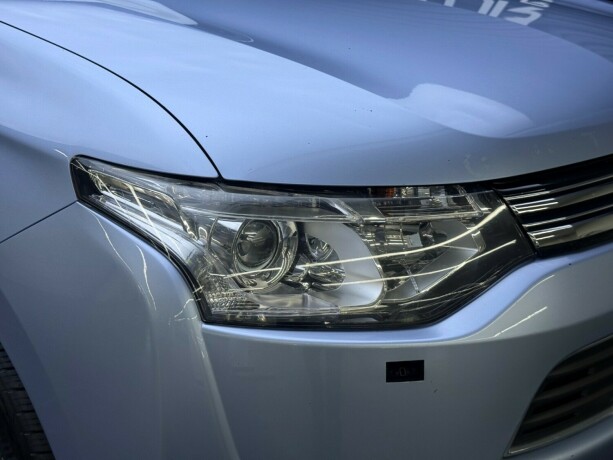 mitsubishi-outlander-elektrisitetbensin-2014-big-4