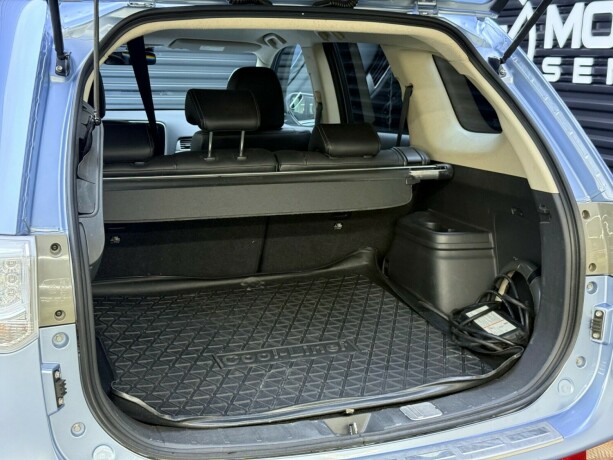 mitsubishi-outlander-elektrisitetbensin-2014-big-30