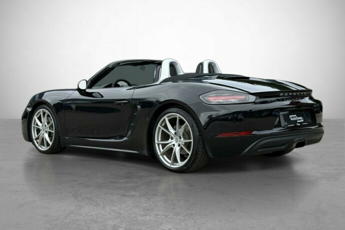 porsche-boxster-bensin-2017-big-8