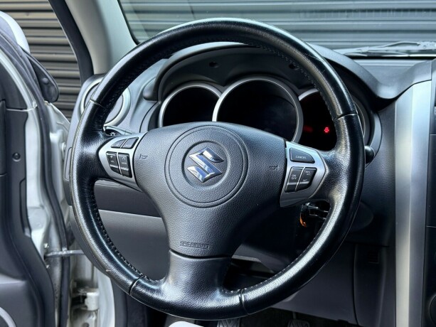 suzuki-grand-vitara-diesel-2011-big-12