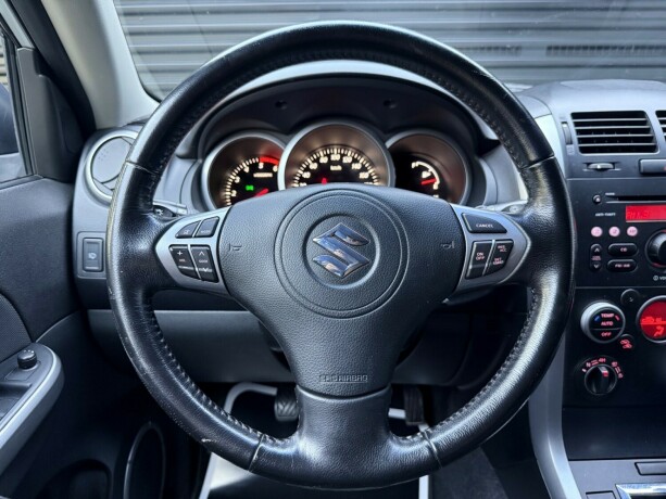 suzuki-grand-vitara-diesel-2011-big-13
