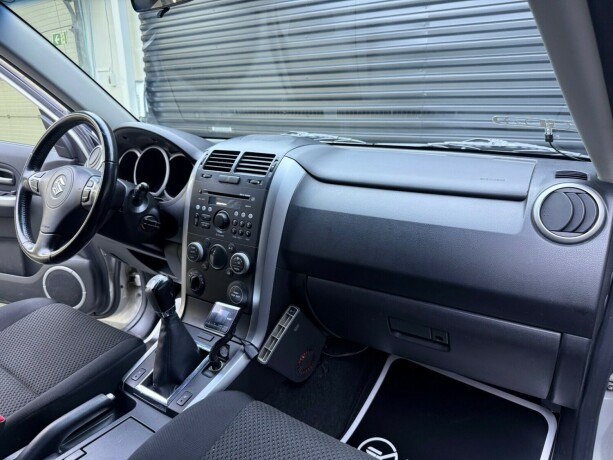 suzuki-grand-vitara-diesel-2011-big-11