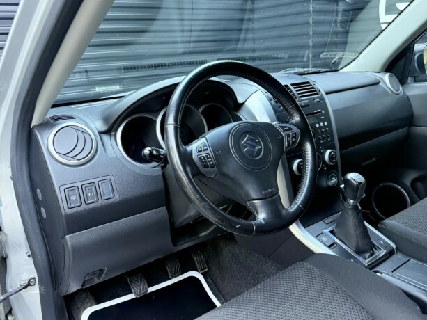suzuki-grand-vitara-diesel-2011-big-10