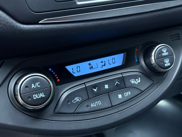toyota-yaris-elektrisitetbensin-2016-big-22