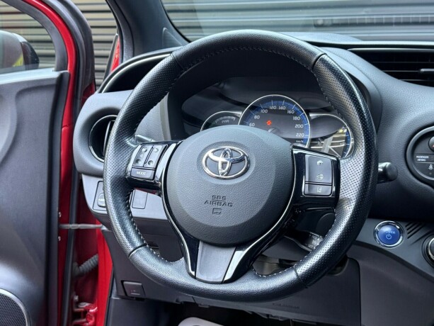 toyota-yaris-elektrisitetbensin-2016-big-10