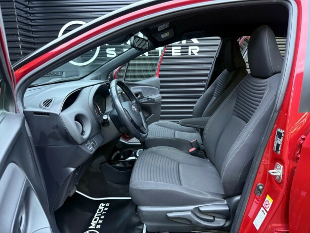 toyota-yaris-elektrisitetbensin-2016-big-26