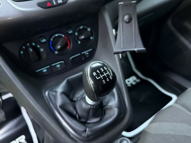 ford-transit-connect-diesel-2016-big-26