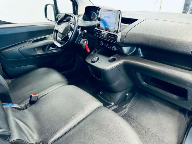 peugeot-partner-diesel-2021-big-14