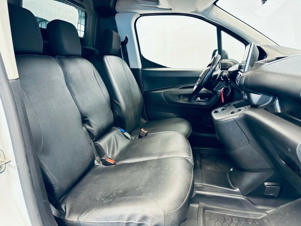 peugeot-partner-diesel-2021-big-15