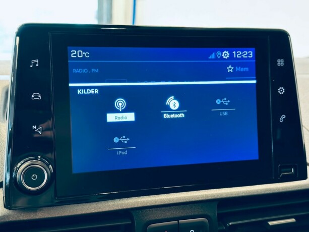peugeot-partner-diesel-2021-big-19