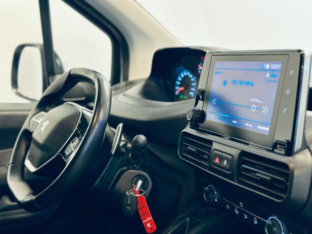 peugeot-partner-diesel-2021-big-13