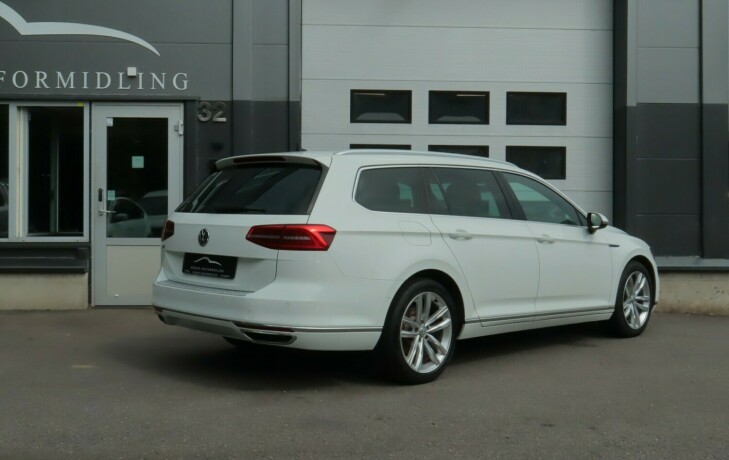 volkswagen-passat-elektrisitetbensin-2016-big-1