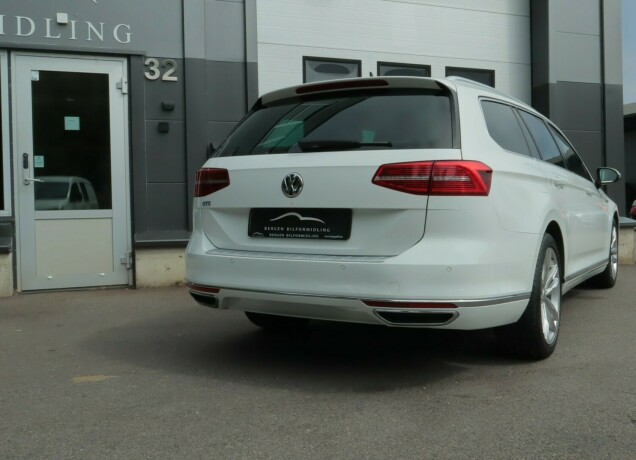 volkswagen-passat-elektrisitetbensin-2016-big-3
