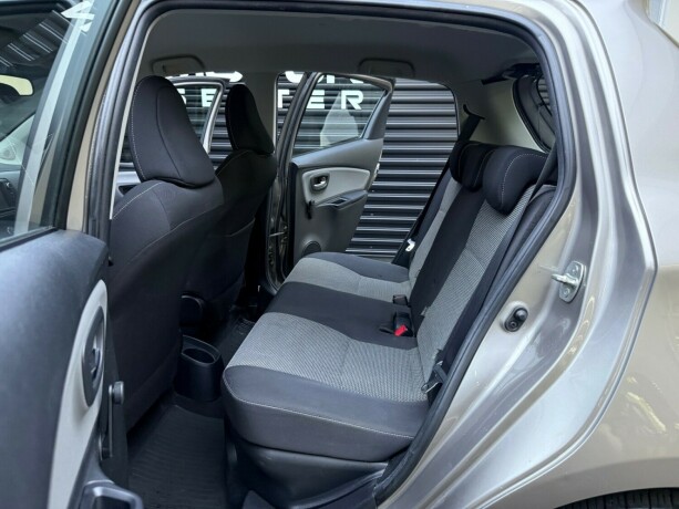 toyota-yaris-elektrisitetbensin-2015-big-29