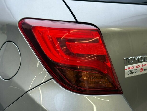 toyota-yaris-elektrisitetbensin-2015-big-6