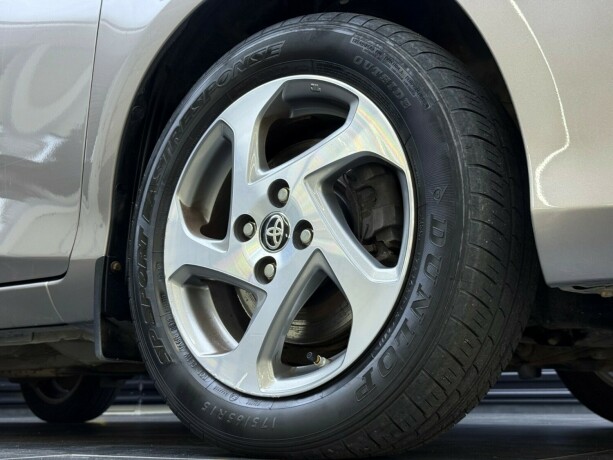 toyota-yaris-elektrisitetbensin-2015-big-7