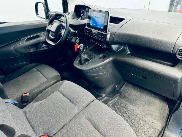 peugeot-partner-diesel-2019-big-13