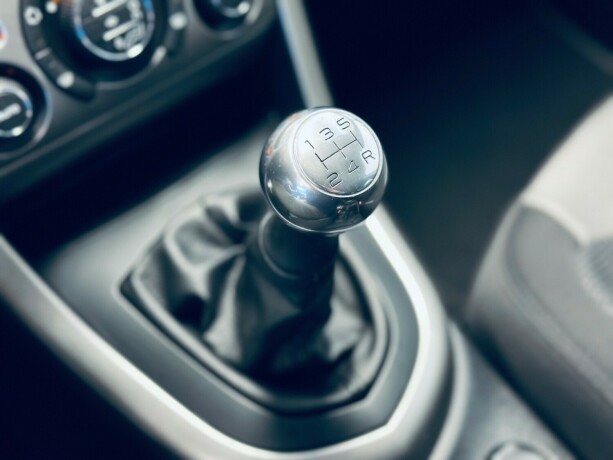 peugeot-308-diesel-2011-big-24