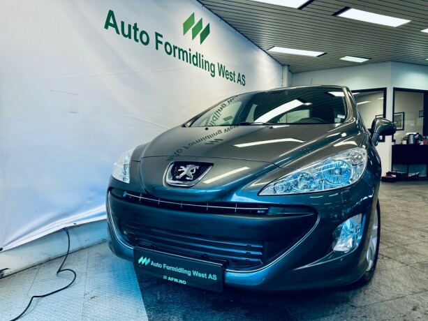 peugeot-308-diesel-2011-big-2