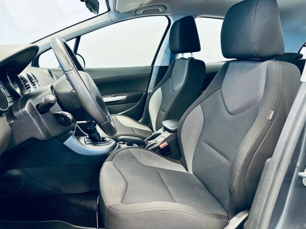 peugeot-308-diesel-2011-big-12
