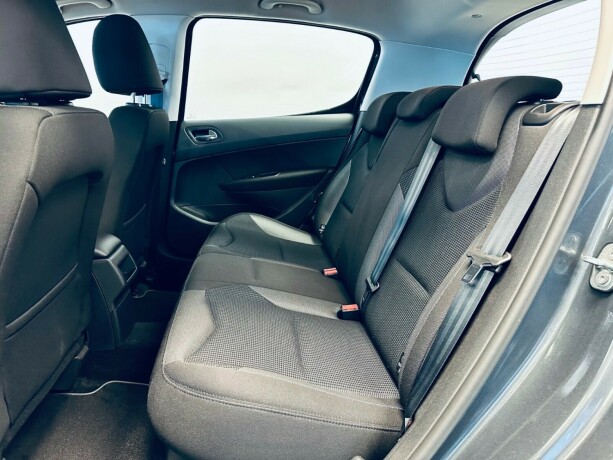 peugeot-308-diesel-2011-big-17
