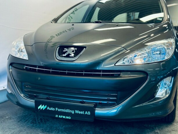 peugeot-308-diesel-2011-big-3