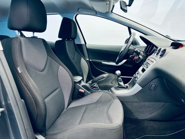 peugeot-308-diesel-2011-big-16