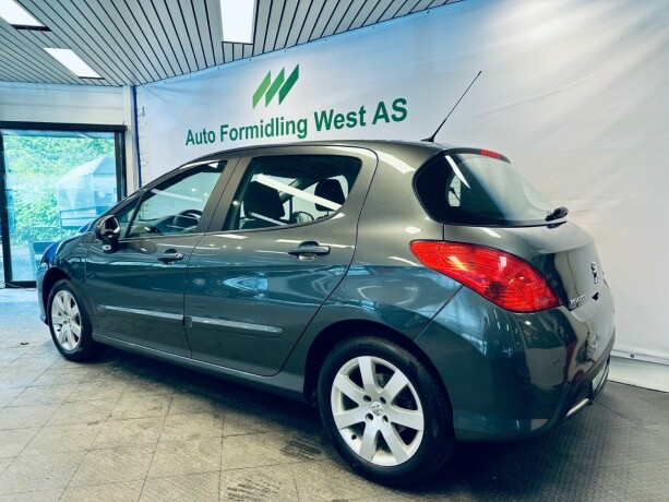 peugeot-308-diesel-2011-big-5