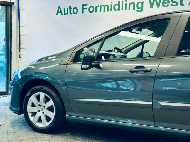 peugeot-308-diesel-2011-big-7