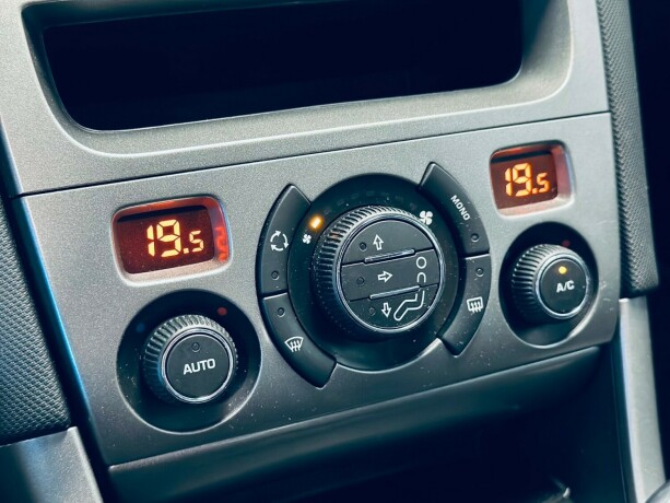 peugeot-308-diesel-2011-big-25