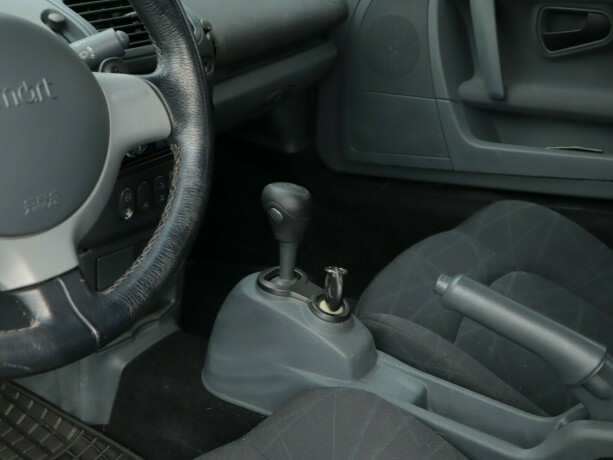 smart-roadster-bensin-2004-big-8