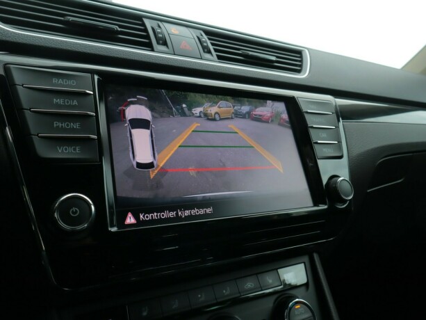 skoda-superb-diesel-2016-big-21